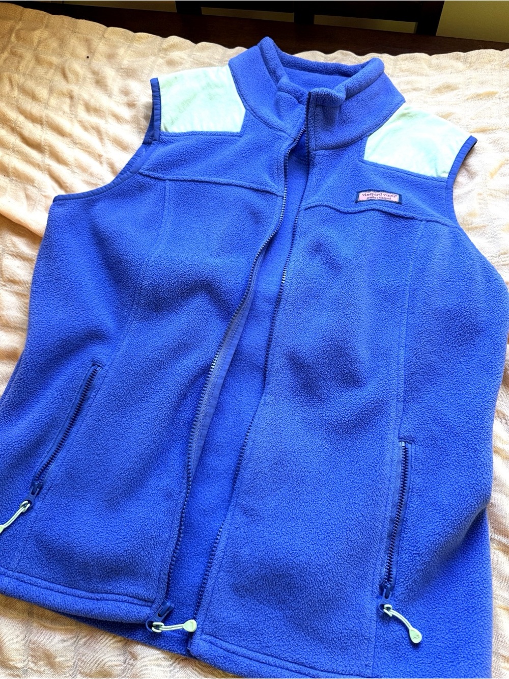 Vineyard Vines Preppy Royal Blue Fleece Pullover with Light Green Shoulder Panel - Picture 4 of 5